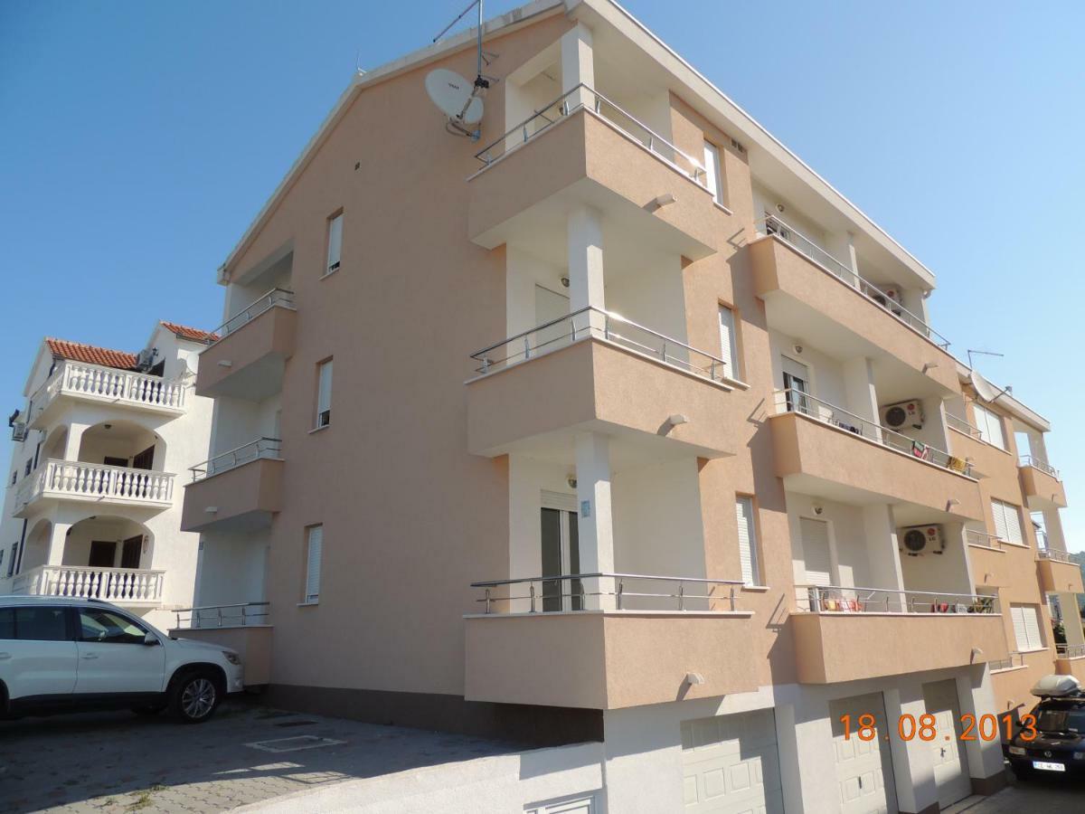 Apartments Naomi And Marsel Τρογκίρ Εξωτερικό φωτογραφία