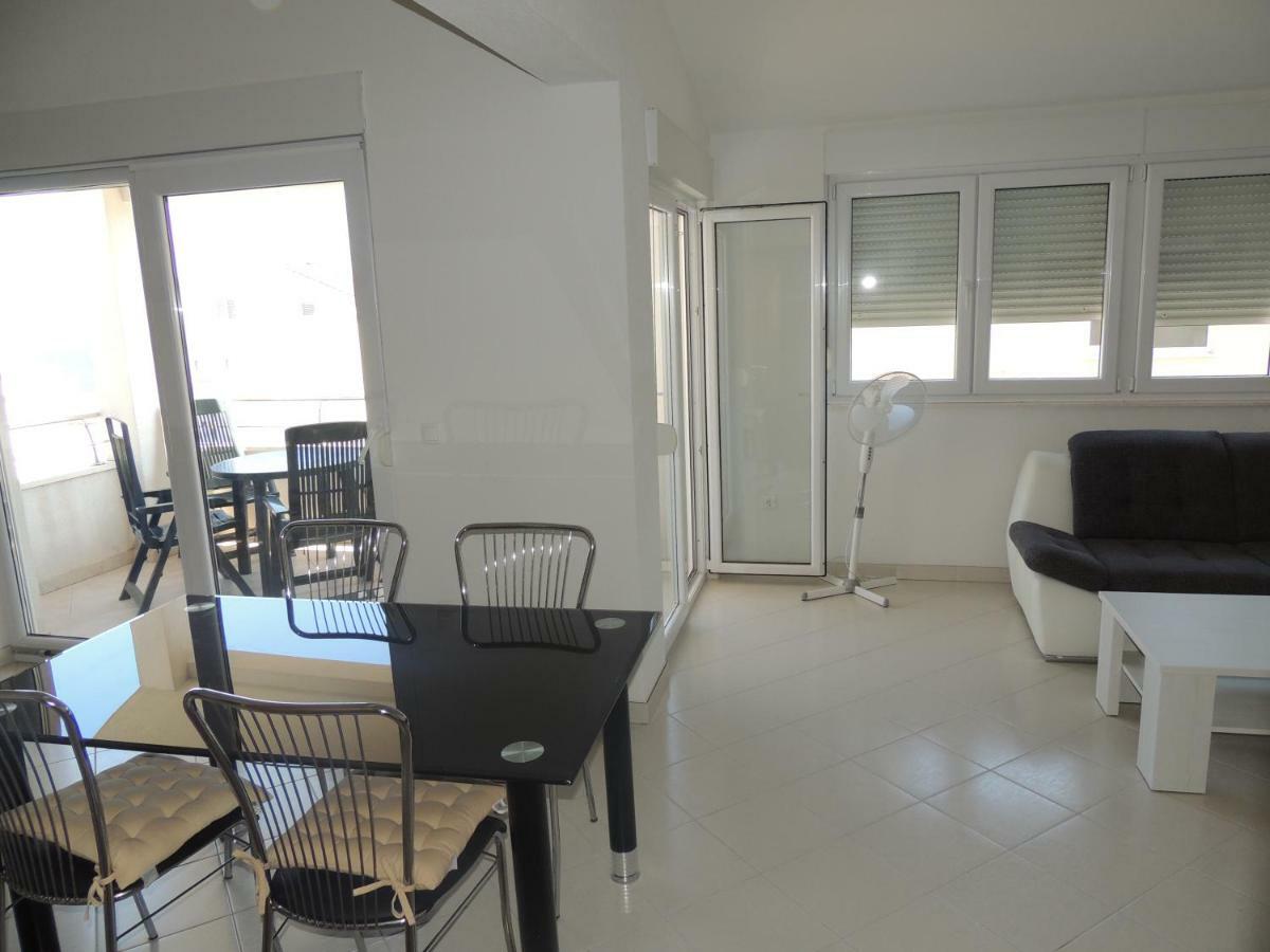 Apartments Naomi And Marsel Τρογκίρ Εξωτερικό φωτογραφία